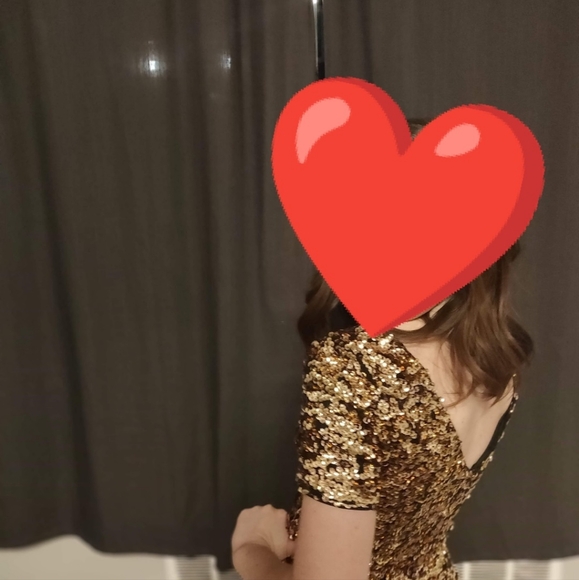 Gold sequin dress - Picture 2 of 6